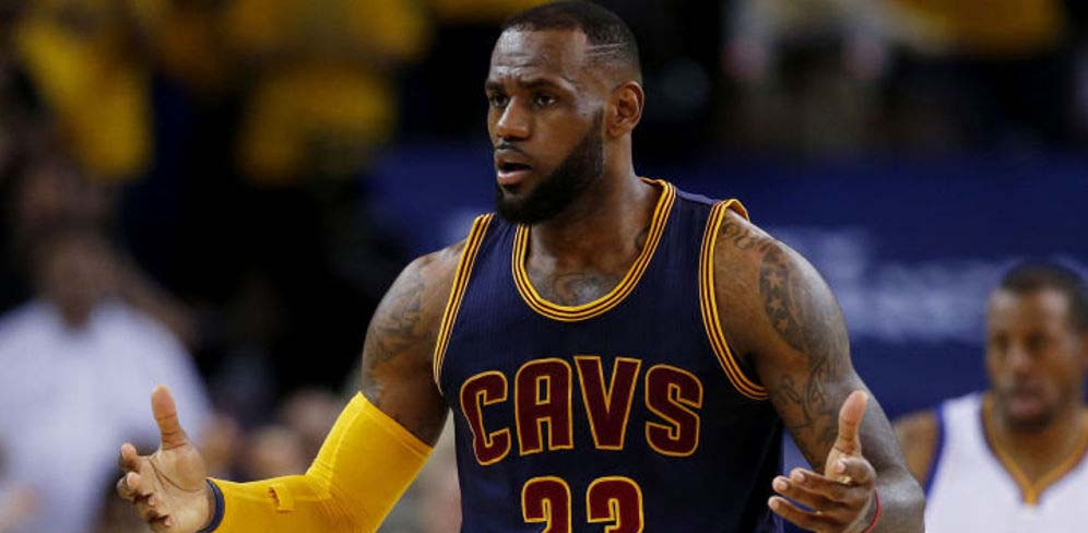 LeBron James Dikhawatirkan Hengkang Dari Cavaliers thumbnail